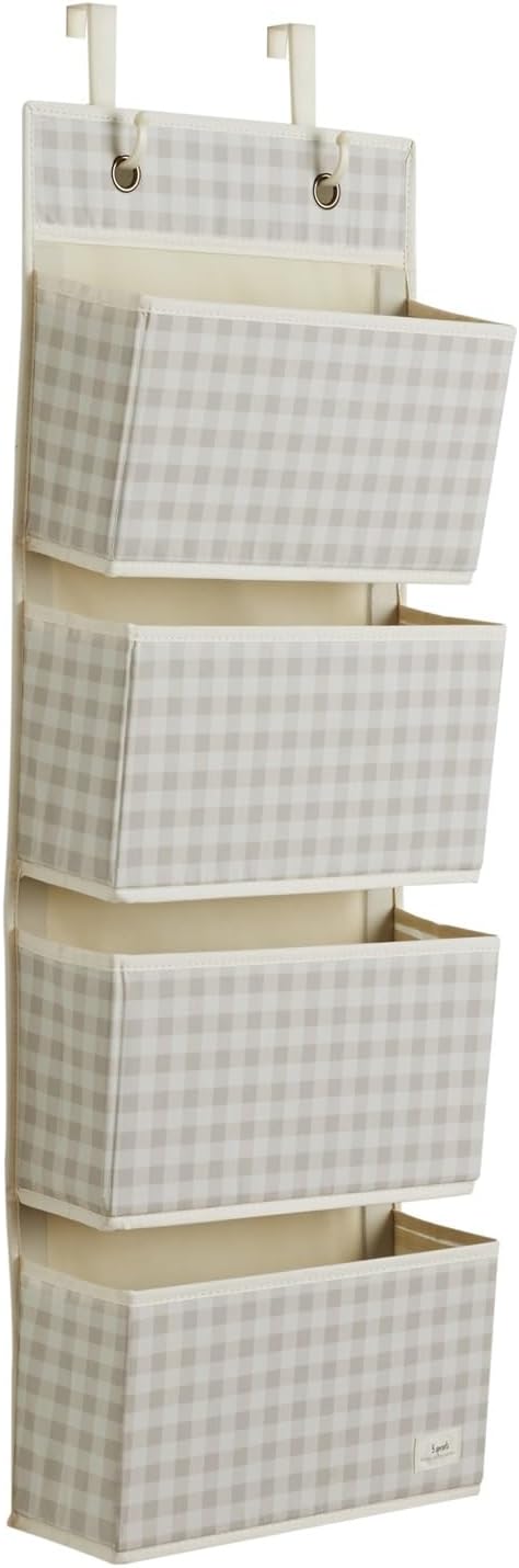 3 Sprouts Over the Door Organizer -Hanging Baby Organizers & Storage with 4 Large Pockets & 2 Hooks for Baby Clothes, Toy, Stuffed Animal -Newborn Essential for Nursery & Toddler Rooms - Gingham Beige