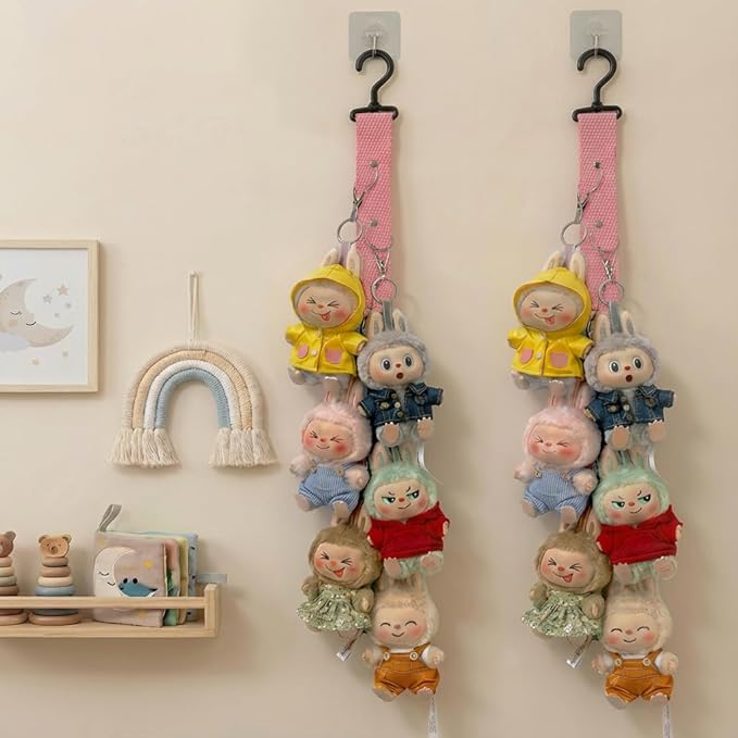 Plush Doll Hanging Storage Rope Display Rack with 8 Clips – Wall Hanging Organizer for Keychain Plushies, Mini Toys– Holds up to 3kg (Pink)