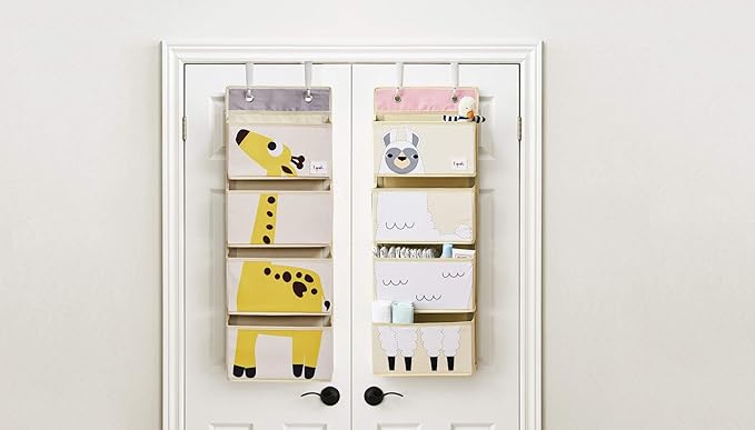 3 Sprouts Over The Door Baby Organizer - Essential Newborn Nursery Storage, Toy Organizer for Room and Closet - Bedroom Storage - Hooks Included, Giraffe