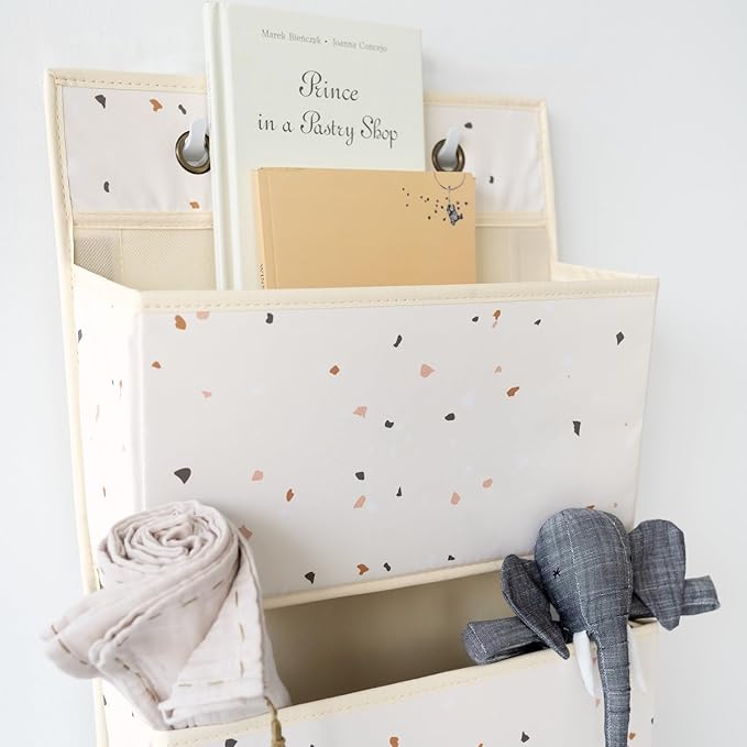 3 Sprouts Over the Door Organizer -Hanging Baby Organizers & Storage with 4 Large Pockets & 2 Hooks for Baby Clothes, Toy, Stuffed Animal -Newborn Essential for Nursery & Toddler Rooms -Terrazzo Cream