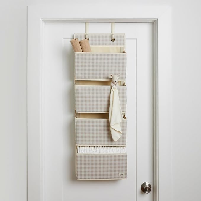 3 Sprouts Over the Door Organizer -Hanging Baby Organizers & Storage with 4 Large Pockets & 2 Hooks for Baby Clothes, Toy, Stuffed Animal -Newborn Essential for Nursery & Toddler Rooms - Gingham Beige