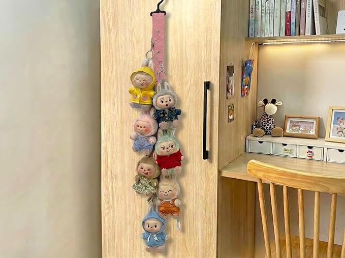 Plush Doll Hanging Storage Rope Display Rack with 8 Clips – Wall Hanging Organizer for Keychain Plushies, Mini Toys– Holds up to 3kg (Pink)