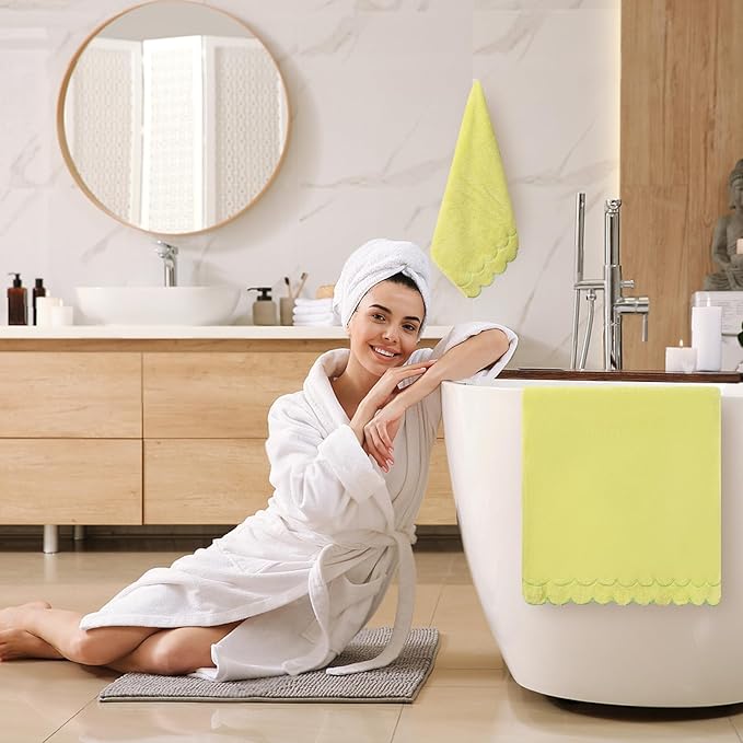 2 Pcs 100% Cotton Bath Towels for Bathroom 16 * 27 Inch Scalloped Bath Towels Embroidered Decorative 600 GSM Soft Absorbent Bath Towel for Bathroom Hotel Spa Sport Yoga (Pure Yellow)