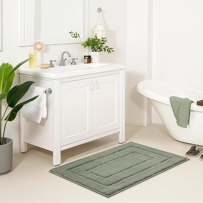 GRANNY SAYS Bathroom Rugs Non Slip, 24" x 36", Bath Rugs for Bathroom Washable, Bath Mats for Floor, Microfiber Bath Mat for Tub, Absorbent Bath Rugs for Shower Room, Light Green