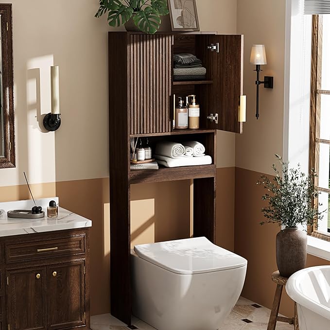 VINGLI Over The Toilet Storage Cabinet, Mid Century Modern Bathroom Organizer with Fluted Doors, Freestanding Wooden Space Saver Stand with Adjustable Shelves for Laundry, Dark Walnut