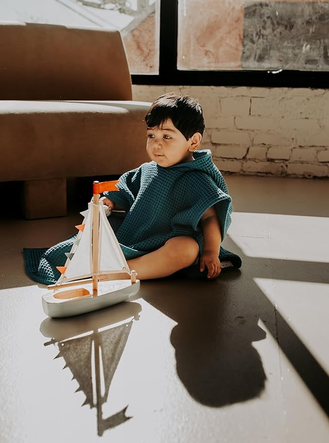 Jade&Kai Hooded Towel for Kids | Snaps into a Poncho | Organic Cotton Waffle | Lightweight and Absorbent | Bath, Beach, and Pool | Multiple Colors | (Large (6-10 Yrs), January Aqua)
