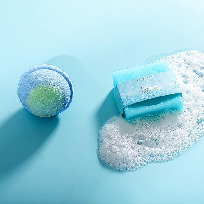 Gifts for Women, Bath and Body Womens Gift Sets with 5 Pcs Ocean Scented Spa Gifts for Women Bath Gift with Scented Candle Body Butter Hand Cream Bath Bomb Valentine‘s Day Gifts