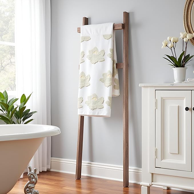 2pcs Magnolia Hand Towels for Bathroom Decorative Towels Set 100% Cotton Beige Jacquard Spring Summer Floral Bath Towels Dish Kitchen Towels Kitchen Bathroom Decor Gift (Magnolia Beige)