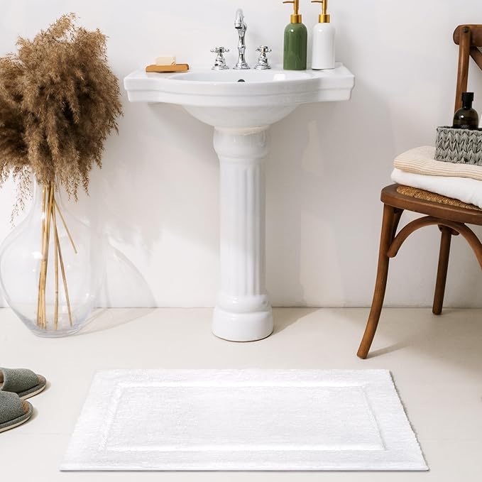 GRANNY SAYS Microfiber Bathroom Rugs Non Slip Washable, Water Absorbent Bath Mats for Tub, Soft Bath Mats for Bathroom Floor & Shower, Bath Rug, 16" x 24", White Bath Rugs