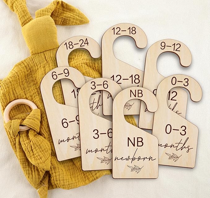 HOUISM Beautiful Baby Closet Dividers for Clothes Organizer - Wooden Double-Sided Gender Neutral Size Dividers from Newborn to 24M for Nursery Decor & Organization Baby Party Gift Set