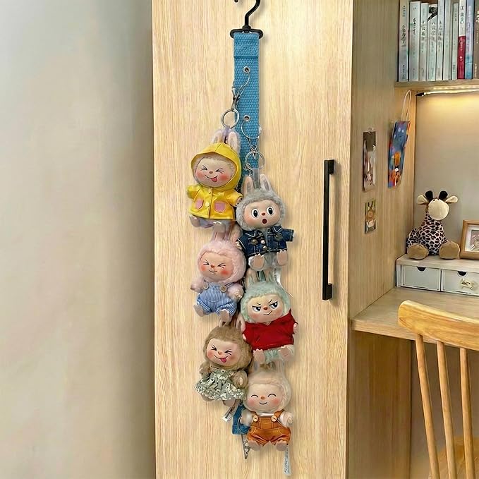 Plush Doll Hanging Storage Rope Display Rack with 8 Clips – Wall Hanging Organizer for Keychain Plushies, Mini Toys– Holds up to 3kg (Blue)