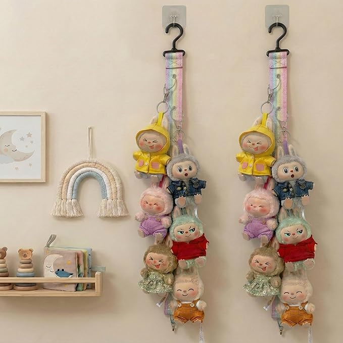 Plush Doll Hanging Storage Rope Display Rack with 8 Clips – Wall Hanging Organizer for Keychain Plushies, Mini Toys– Holds up to 3kg (Multicolor)