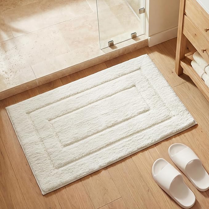 GRANNY SAYS Bathroom Rugs Non Slip, 20" x 32", Bath Rugs for Bathroom Washable, Bath Mats for Bath Floor, Microfiber Bath Mat for Tub, Absorbent Bath Rugs for Bath, Ivory
